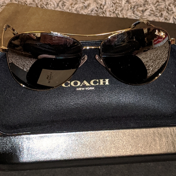 NEW! Authentic Coach Aviator Sunglasses 🕶️ **FIRM PRICE** - Picture 12 of 15